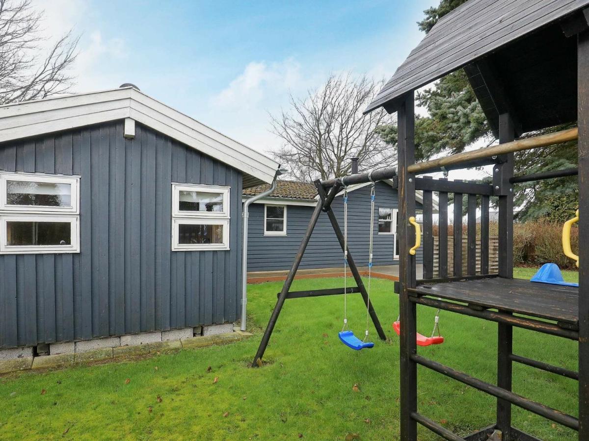 8 Person Holiday Home In Hesselager エクステリア 写真